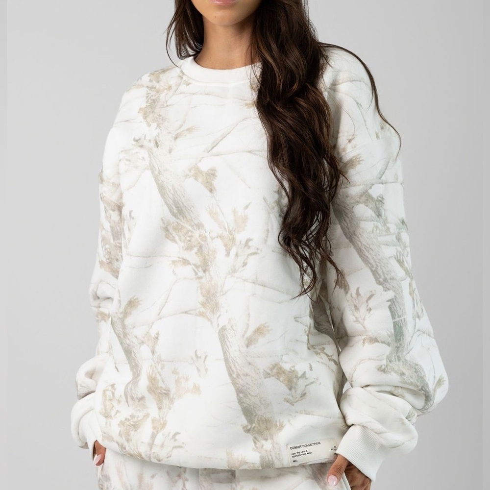 NWT SOLD OUT ONLINE Comfrt Camo Crew